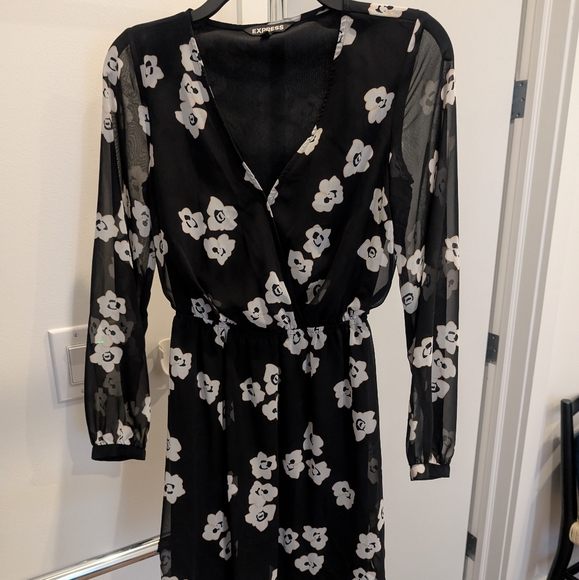 Floral Express Dress - Picture 5 of 5